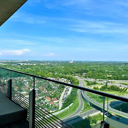 Luxury Penthouse I Rooftop Pool I Self Check-In Вена Экстерьер фото