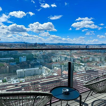 Luxury Penthouse I Rooftop Pool I Self Check-In Вена Экстерьер фото