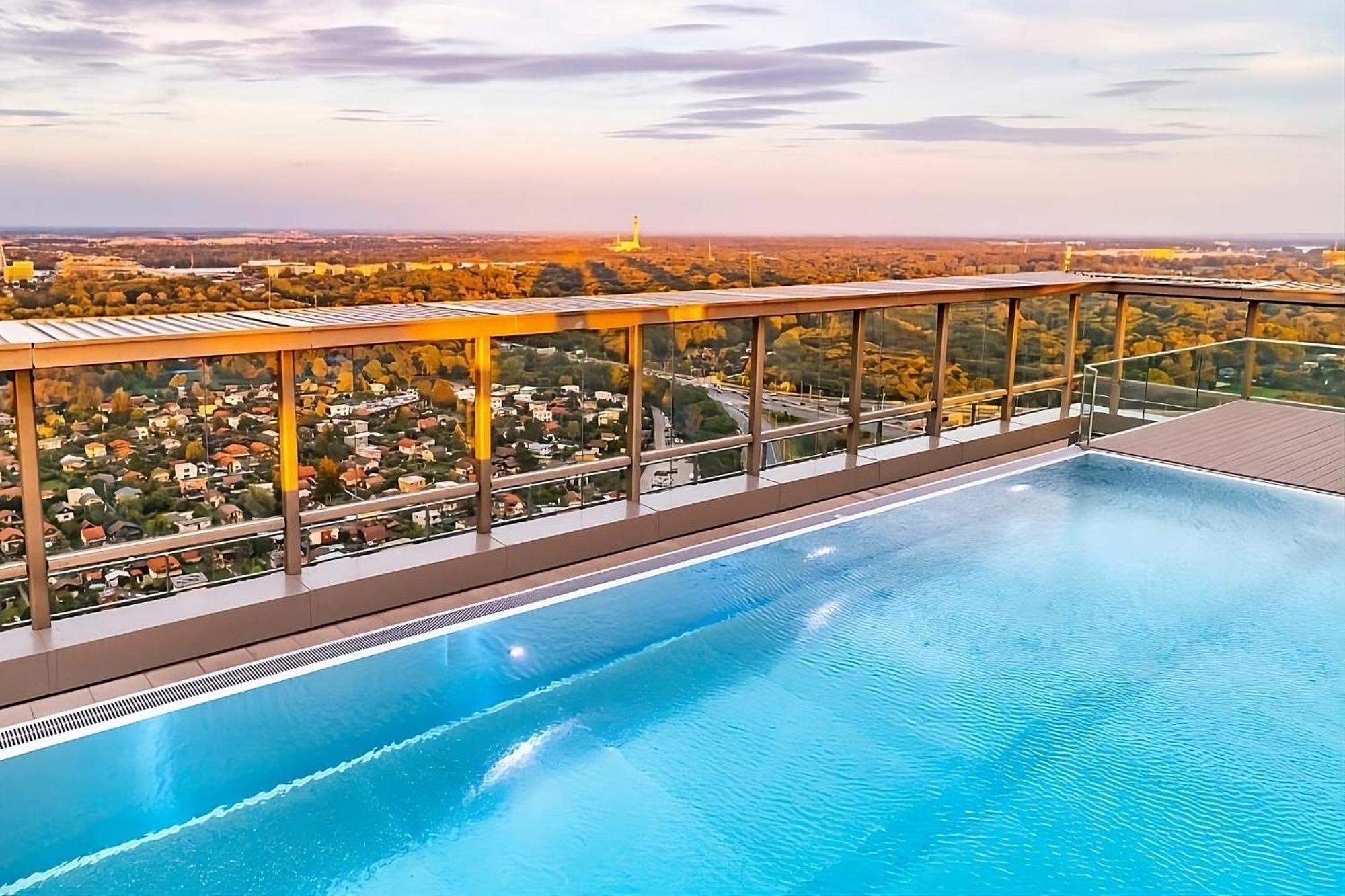 Luxury Penthouse I Rooftop Pool I Self Check-In Вена Экстерьер фото