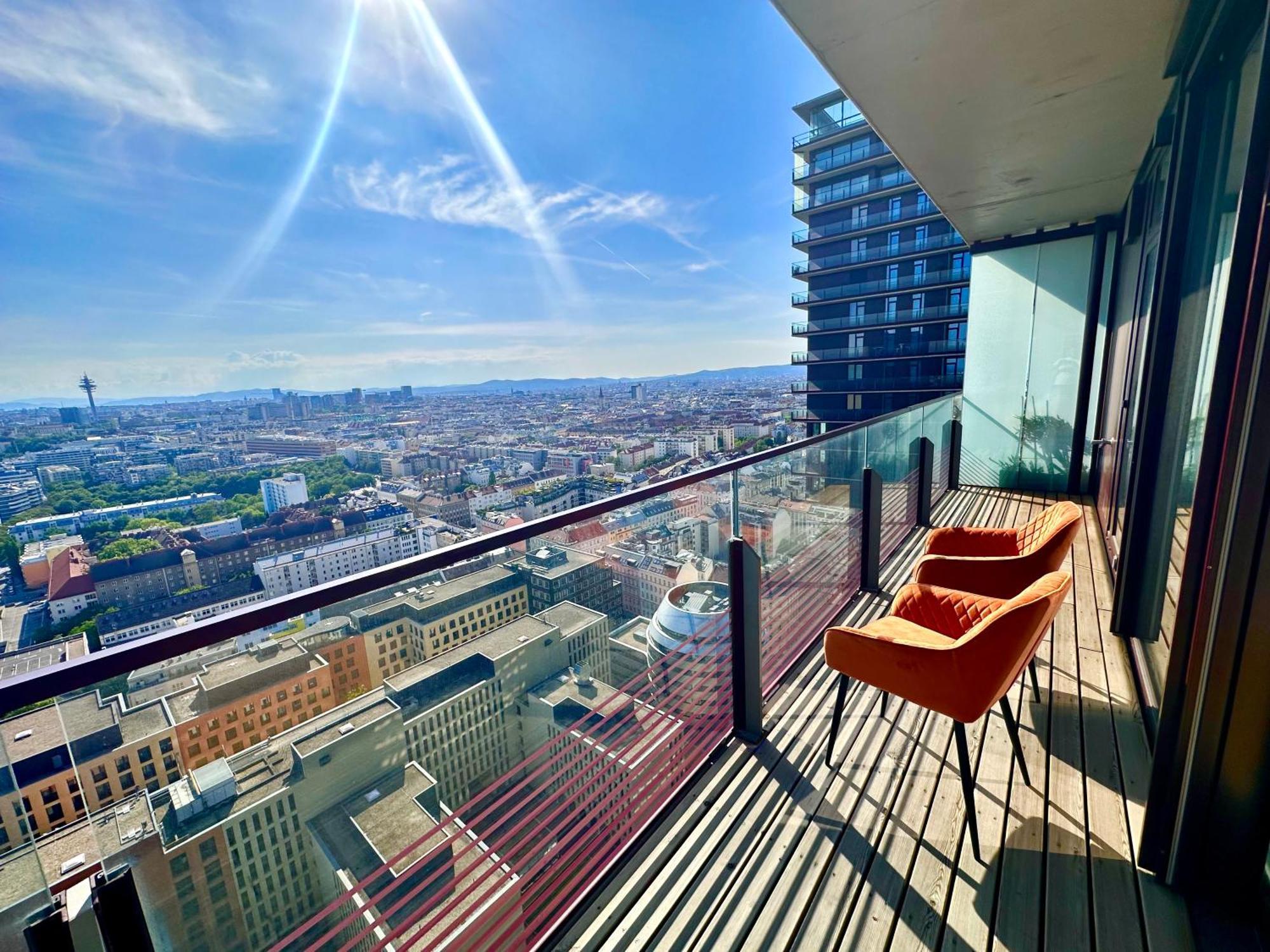 Luxury Penthouse I Rooftop Pool I Self Check-In Вена Экстерьер фото