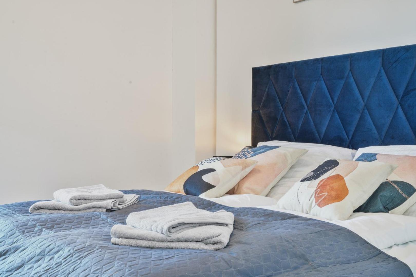 Luxury Penthouse I Rooftop Pool I Self Check-In Вена Экстерьер фото